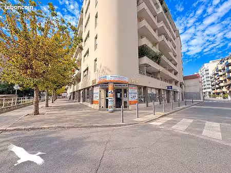 parking/box 1 pièce 15 m²