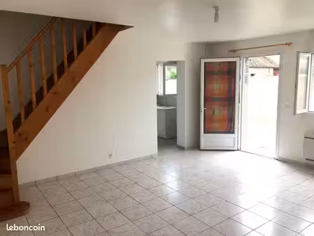 maison location 60m2 jardin parking 1 grande chambre
