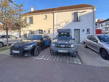 parking / box saint pierre du perray
