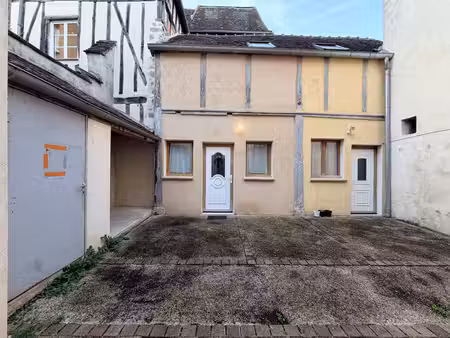 immeuble de rapport au centre de sens