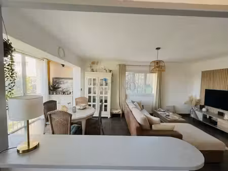 a vendre st raphael bas valecure 3 pieces 63 m2 traversant