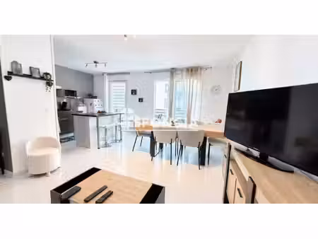 appartement t2 vendu loué avec terrasse, cave et garage