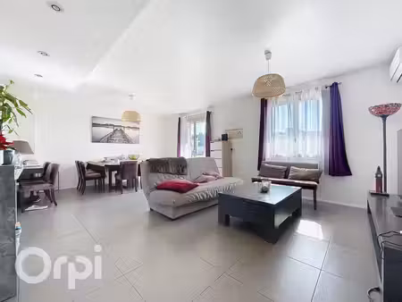 saint-raphaël – appartement 3 pièces traversant exposé sud avec balcon, parking et cave
