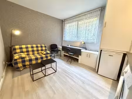 a louer - studio de 16.79 m2 rue duguesclin 69006 lyon