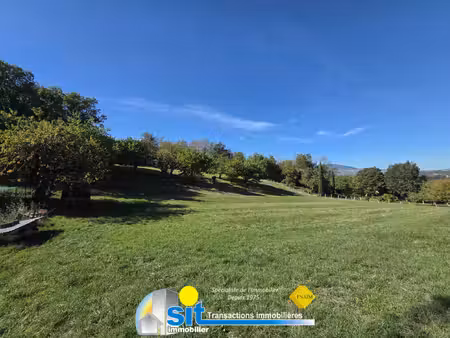 terrain constructible viabilisé 3323 m2