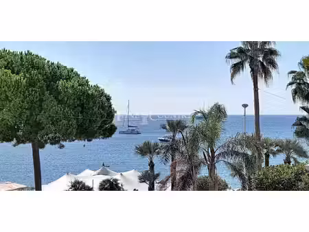 appartement en bord de mer cannes (06)