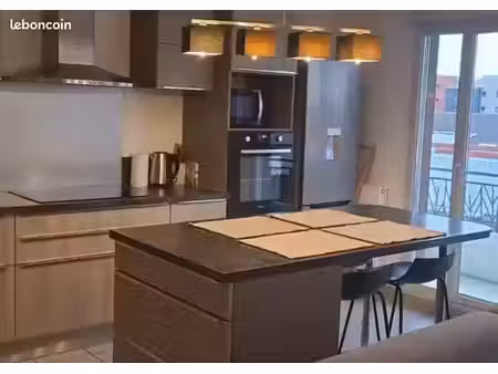 à vendre f3 refait à neuf plaine st denis