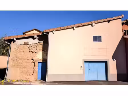 à thiers secteur le fau, bâtiment à usage de dépôt.