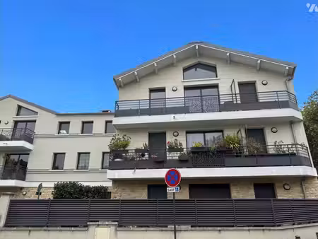 résidence de 2016, rez-de-chaussée, appartement de 2p avec terrasse et jardin, 46,14 m². b