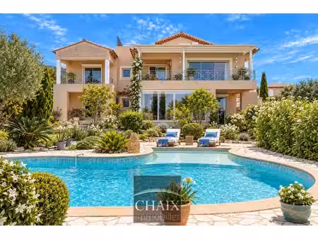la ciotat villa de caractère avec vue mer, piscine et jard