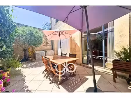 à vendre maison de caractère 5 pièces, 145 m2, cour sans v