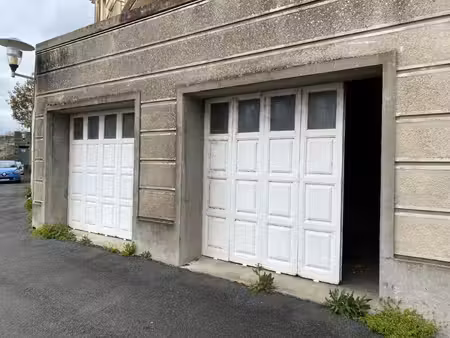 location garage entre les ponts