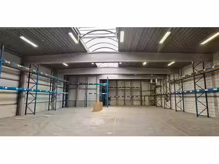 bâtiment d’entreprise à louer à zaventem pour € 3.500