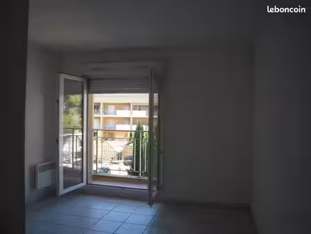 studio / balcon / aix bellegarde