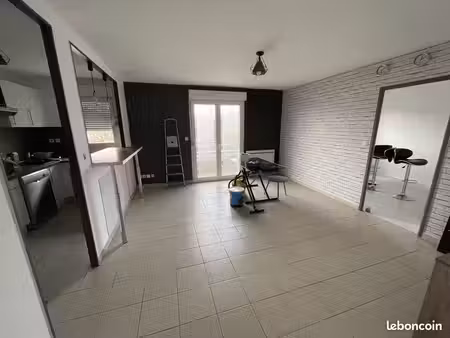 appartement meublé t3 avec balcon et parking