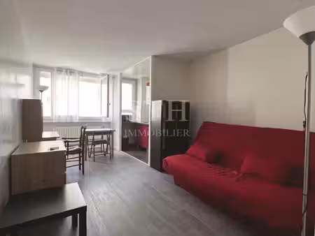 studio en bon état