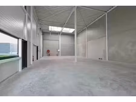 unité pme neuve de 192m² idéalement située entre namur et...