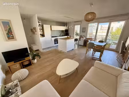 appartement 3 pièces 62m2 - terrasse 10m2 - cœur de monplaisir