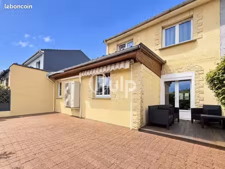 maison 1 pièce 118 m²