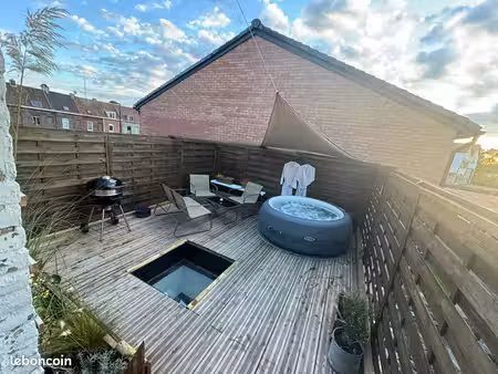 maison de ville 90 m² meublée – toit-terrasse – 2 places parking