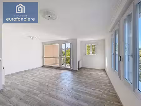 troyes ,bel appartement 2 chambres | ascenseur | 2 parkings | cave