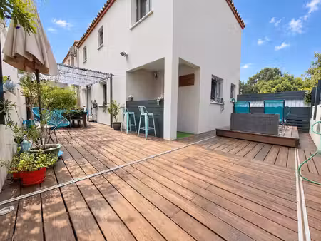 à vendre maison récente avec terrasse, piscine et garage à