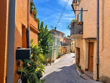 maison de ville avec beau potentiel d'investissement