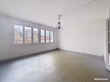 appartement 3 pièces 77 m²