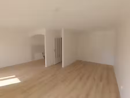 location appartement 1 pièce 40m² la roche sur yon 85000
