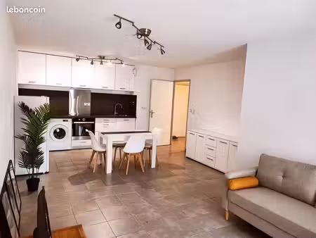 t3 meublé et équipé de 65 m² avec parking – 5 min du métro – colocation possible