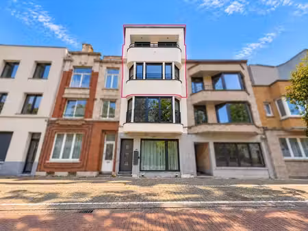 appartement duplex rénové avec terrasse ensoleillée à vendre à oostende