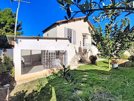 maison avec garage et jardin – arles
