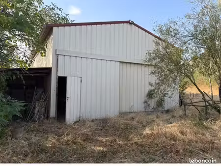 location hangar