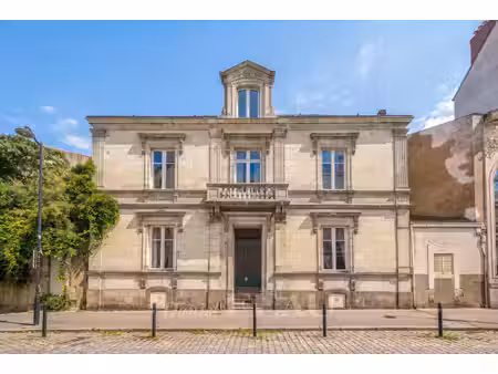 hôtel particulier à vendre dans le quartier centre ville