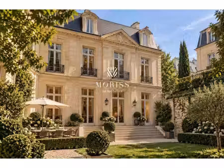 hôtel particulier à vendre dans le quartier notre dame