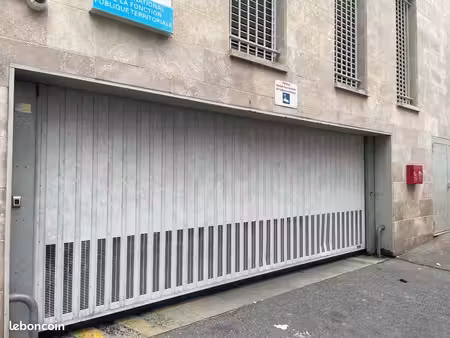 garage ferme place de parking