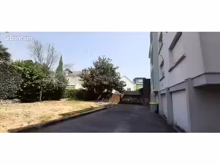 appartement t3 traversant 72m² avec parking couvert - nantes ste-thérèse / rd pt de vannes