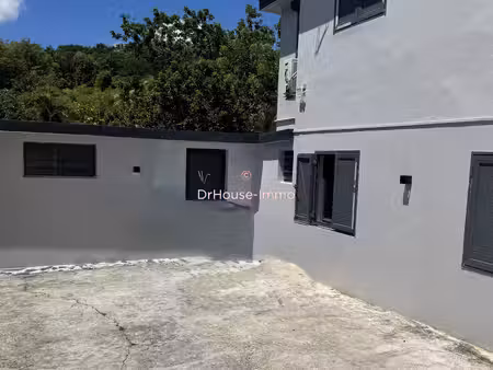 élégant appartement 4 pièces, 3 chambres au coeur de lamentin avec terrasse et jardin arbo