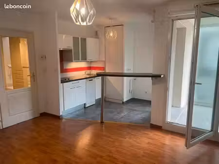 beau studio 26m2 + place de parking