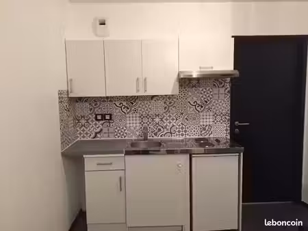 a vendre studio + place de parking 30 m2 dernier etage
