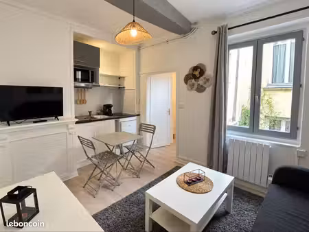 à louer – charmant t2 meublé rénové .rouen centre, rue beauvoisine . 22 m²