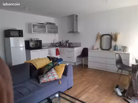 t2 meublé 50 m2 au rez-de-chaussée