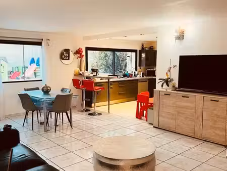 bas de villa de 100m2 avec 90m2 de terrasse privative