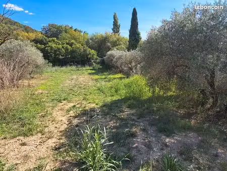 terrain 1 015 m² ventabren