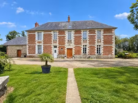 manoir du xviie siècle – 16 000 m² de terrain – dépendances