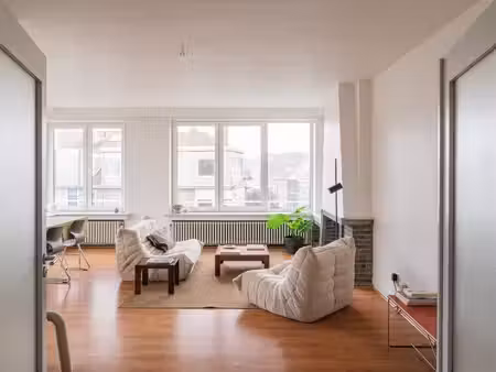 stijlvol tweeslaapkamerappartement in de sportstraat, met...