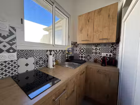 studio meublé à louer à l'année