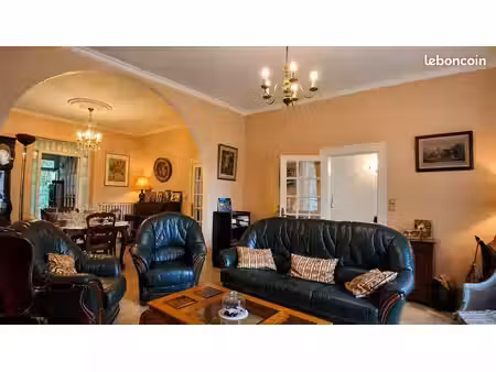maison de ville 8 pièces 127 m²