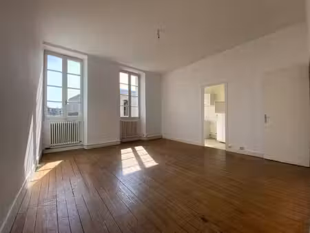t3 64 m2 en duplex secteur saint genès - aristide briand
