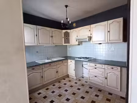 spacieux duplex de 160m² avec terrasse en plein coeur de chatellerault